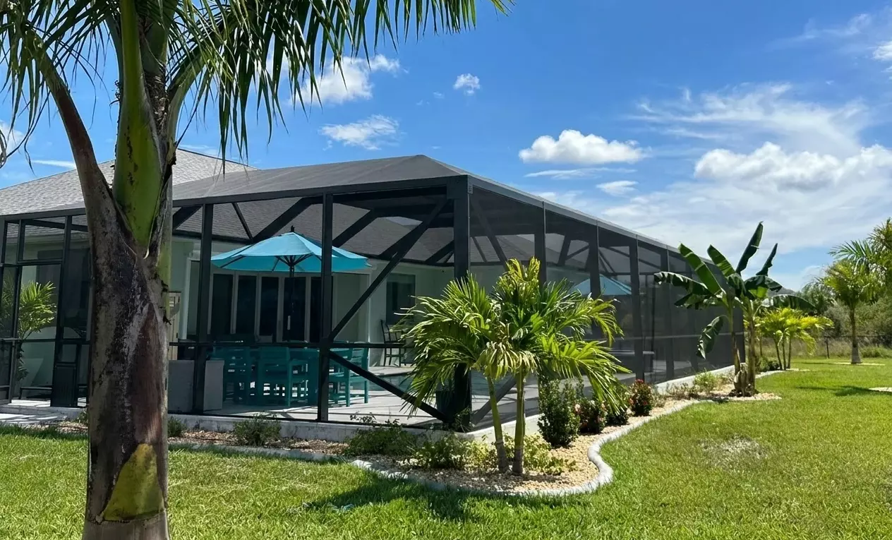 Light VS shade: designing a pool enclosure that fits your needs
