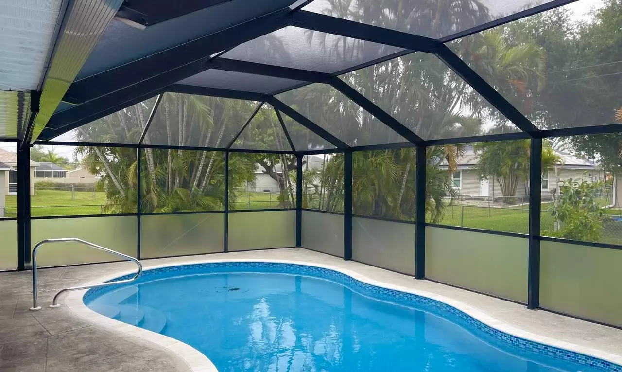 Why Aluminum Is the Best Choice for Florida Screen Enclosures