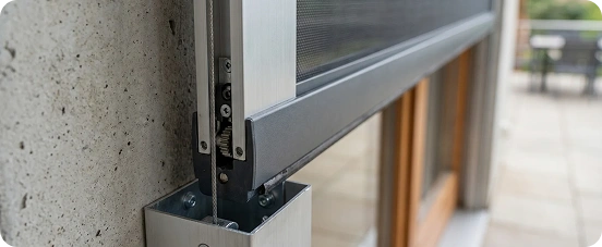 Tracks & bottom bar