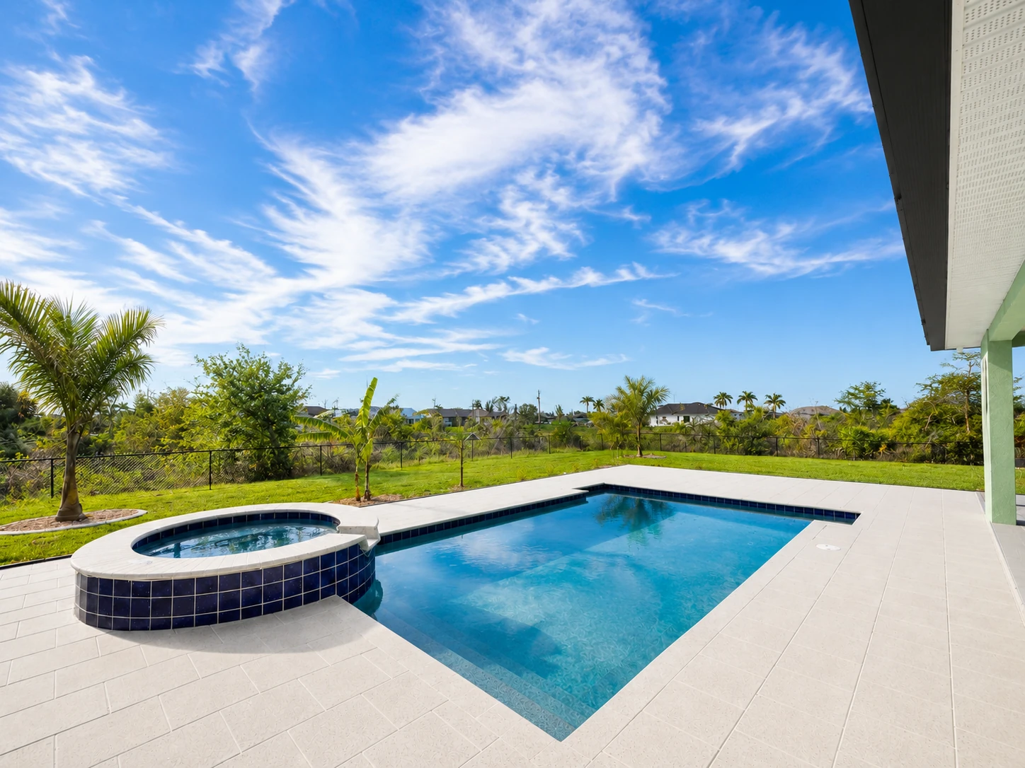 Screen Pool Enclosure